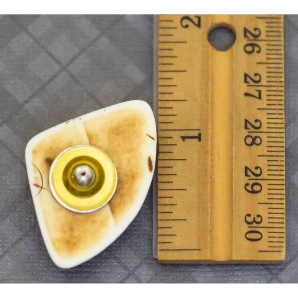 Vintage Charming Triangular Stud Earrings - G37 - Picture 3 of 3